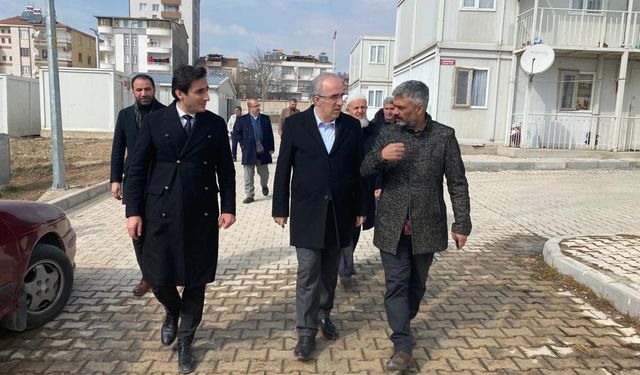 Genel Başkan Yardımcımız Kaya, Elazığ’da Depremzede Vatandaşları Ziyaret Etti